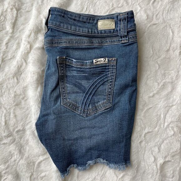 Seven7 Hi-Rise Distressed Denim Short - Women’s 8 - Picture 6 of 6